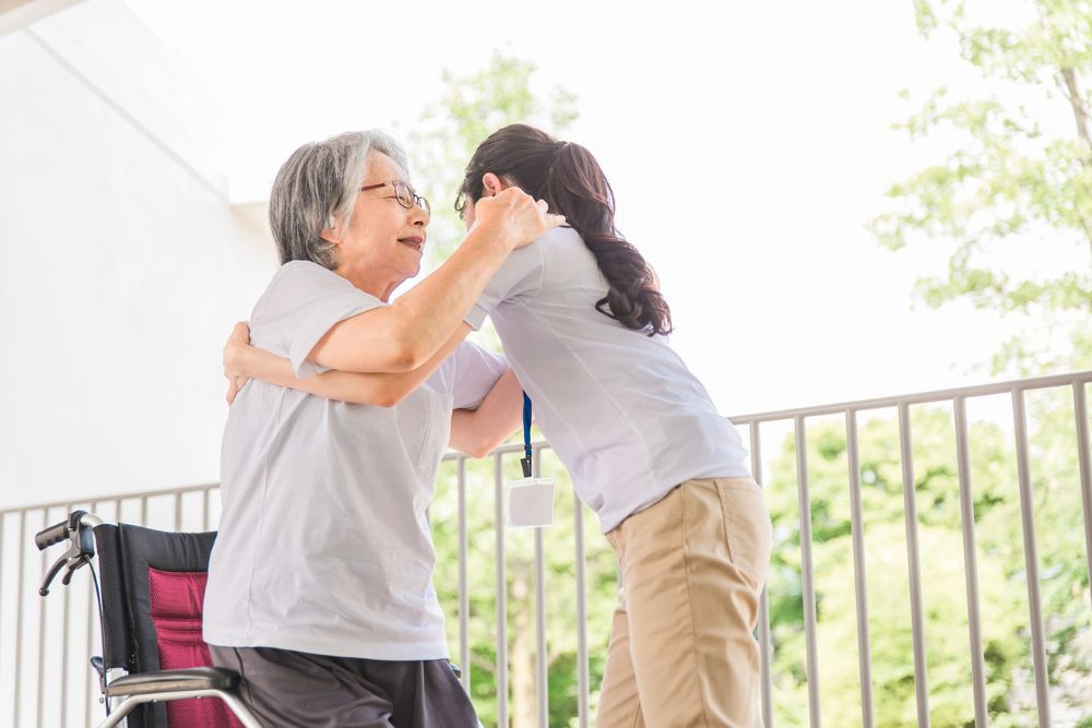 入浴介助で身体を洗う順番は？正しい手順や注意点を徹底解説！